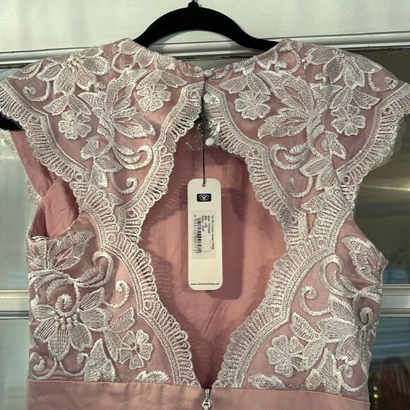 NWT Chi Chi London /Nordstrom Lace Cap Sleeved Open Back Dip Hem Dress (levaeh) - Picture 9 of 10